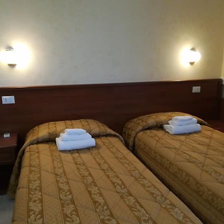 Hotel Marco Polo Self Check-In Bolonia Exterior foto