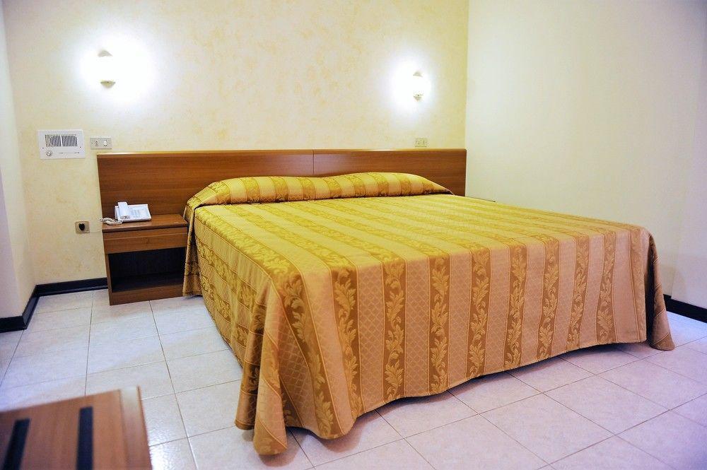Hotel Marco Polo Self Check-In Bolonia Exterior foto