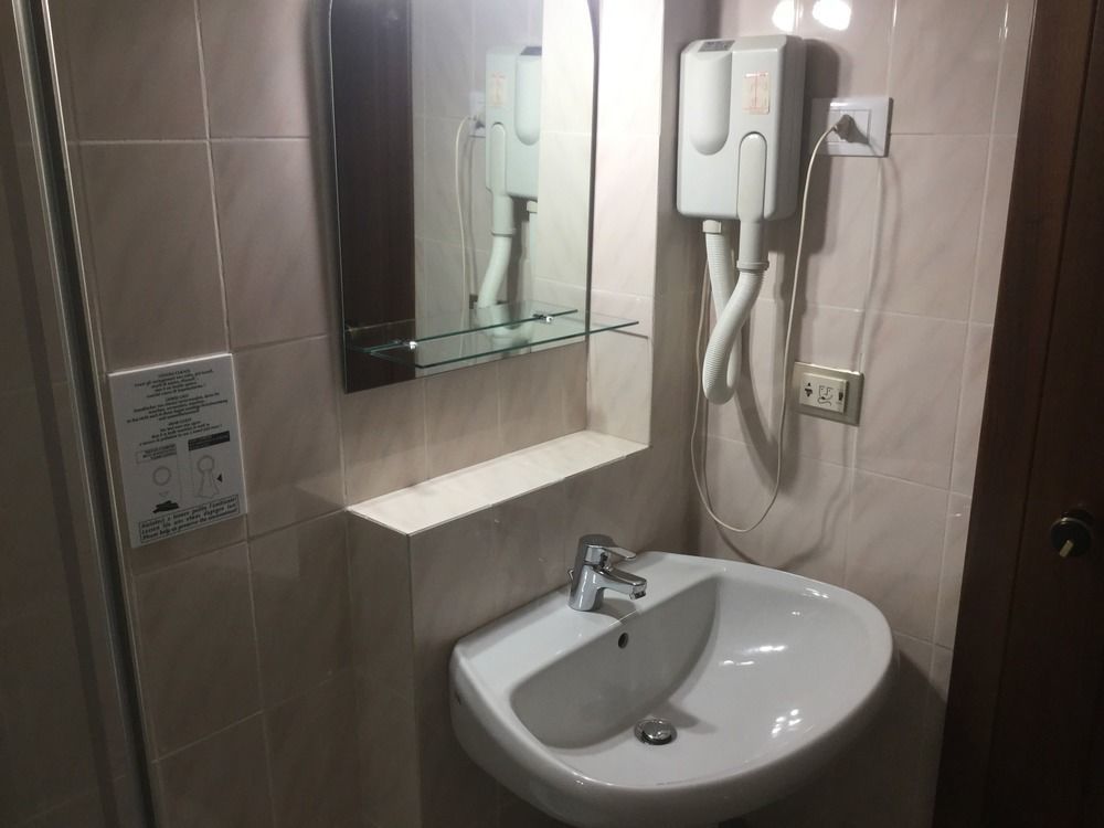 Hotel Marco Polo Self Check-In Bolonia Exterior foto