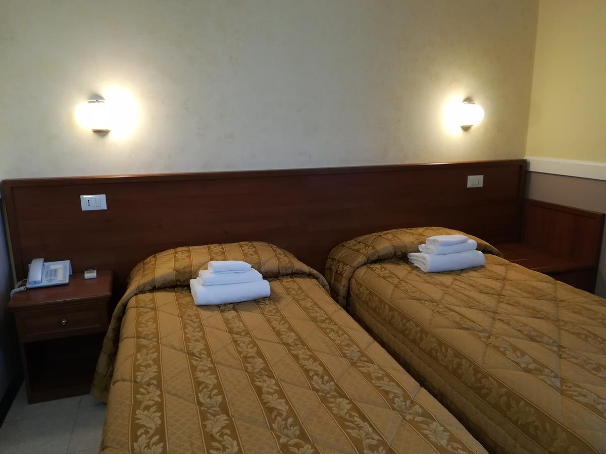 Hotel Marco Polo Self Check-In Bolonia Exterior foto
