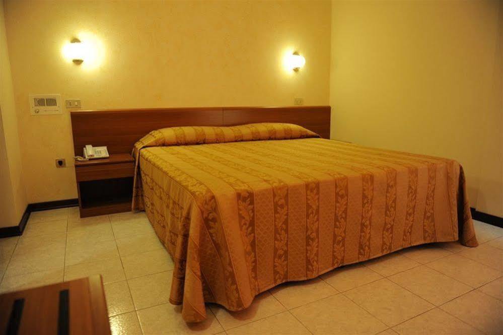 Hotel Marco Polo Self Check-In Bolonia Exterior foto